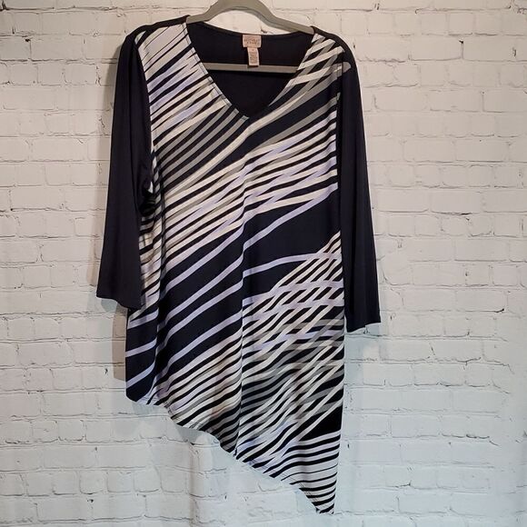 Chico's Easywear Navy blue asymmetrical hem tunic - Picture 1 of 11